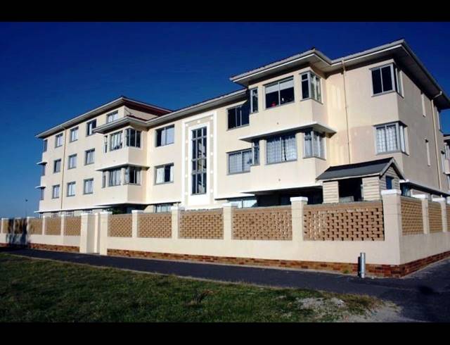 2 BEDROOM APARTMENT FOR SALE IN MUIZENBERG